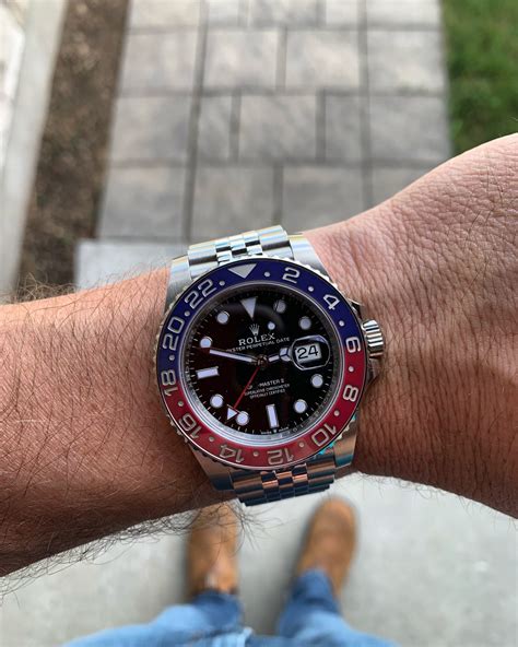 rolex gmt pepsi wrist